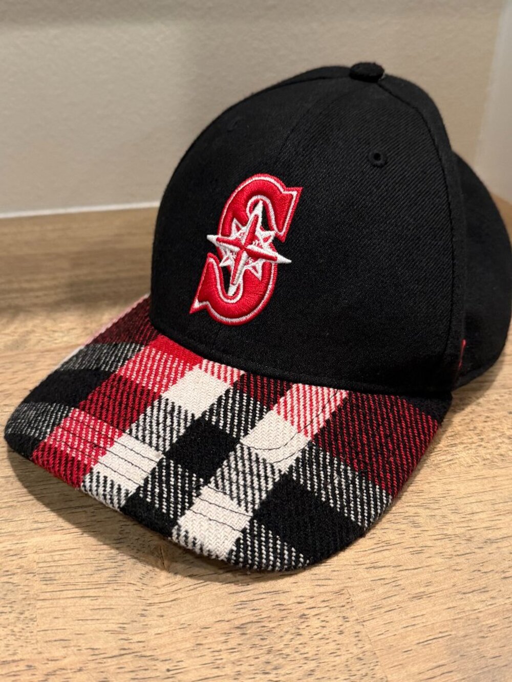 Vtg Style Seattle Mariners Plaid Bill Hat '47 Brand Snapback Red Black